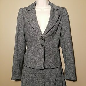 🌷White House/Black Market Pant Suit Size 2🌷